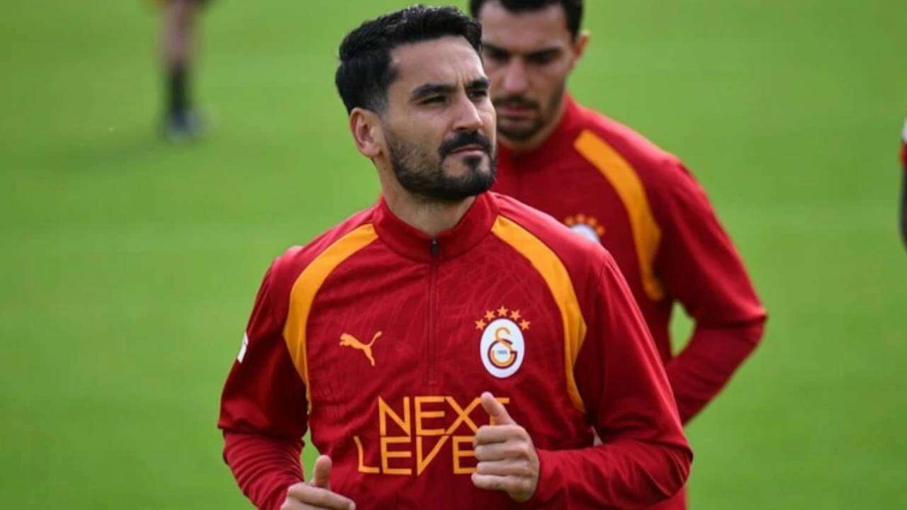 Galatasaray'da Okan Buruk'la ipler koptu: Çok sinirlendi, iki isim devre arasında gidiyor! 4